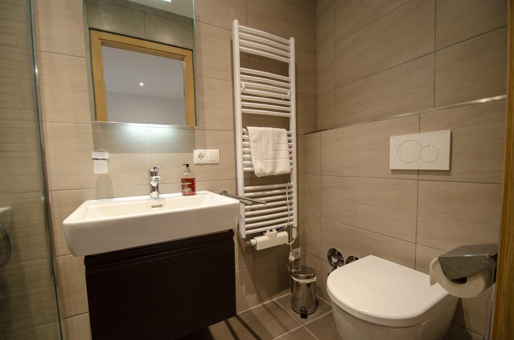 Superb Alpine Lodges By All In One Apartments Zell am See Bagian luar foto