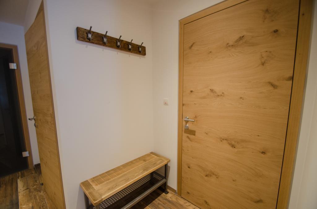 Superb Alpine Lodges By All In One Apartments Zell am See Bagian luar foto